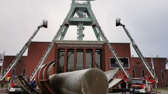 Feuerwehr Bochum: Übergabe neuer Fahrzeuge am Bergbaumuseum