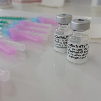 Impfung (mit Comirnaty von BioNTech/Pfizer)
