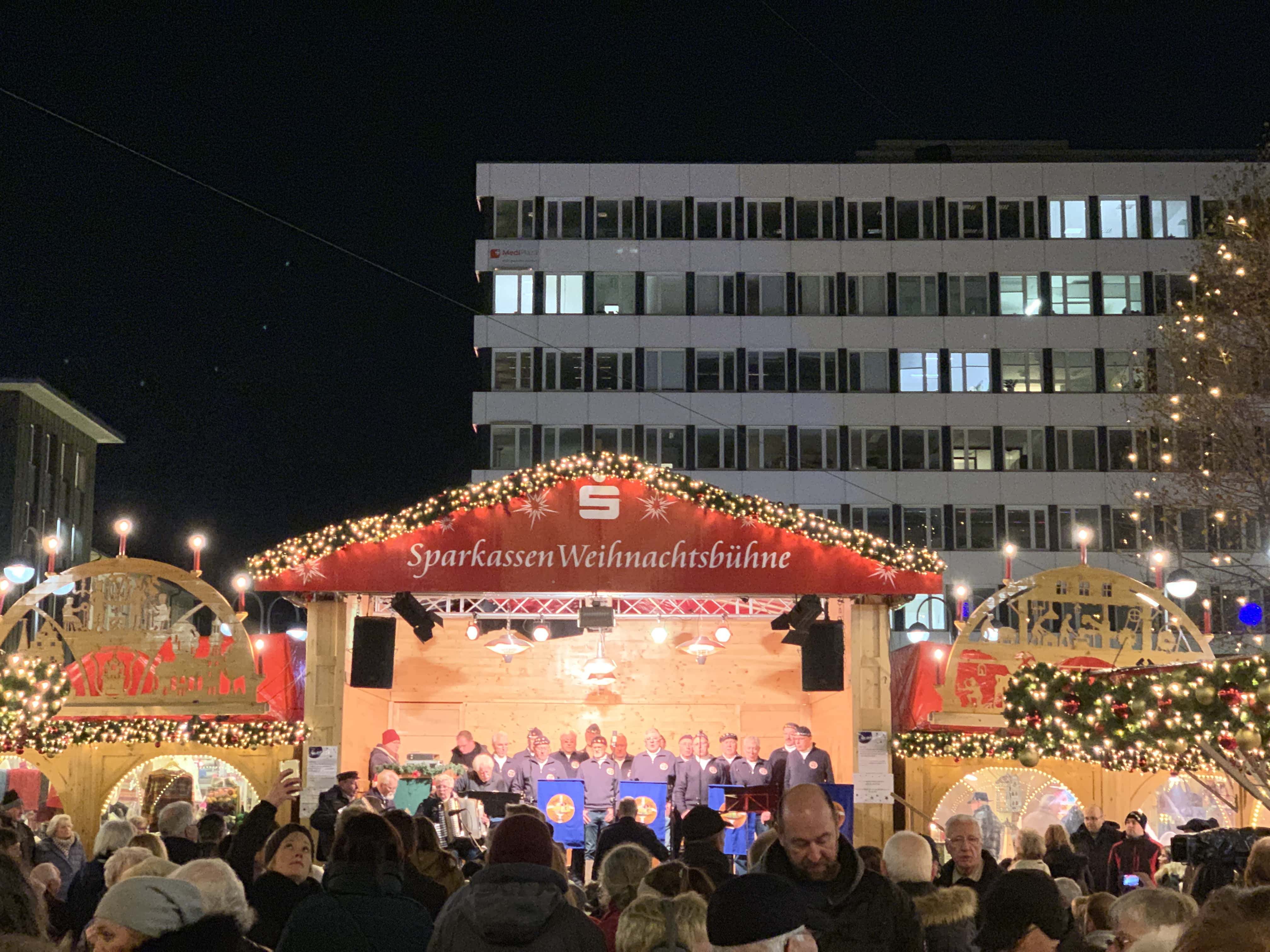 Weihnachtsbühne auf dem Dr.-Ruer-Platz (2018)