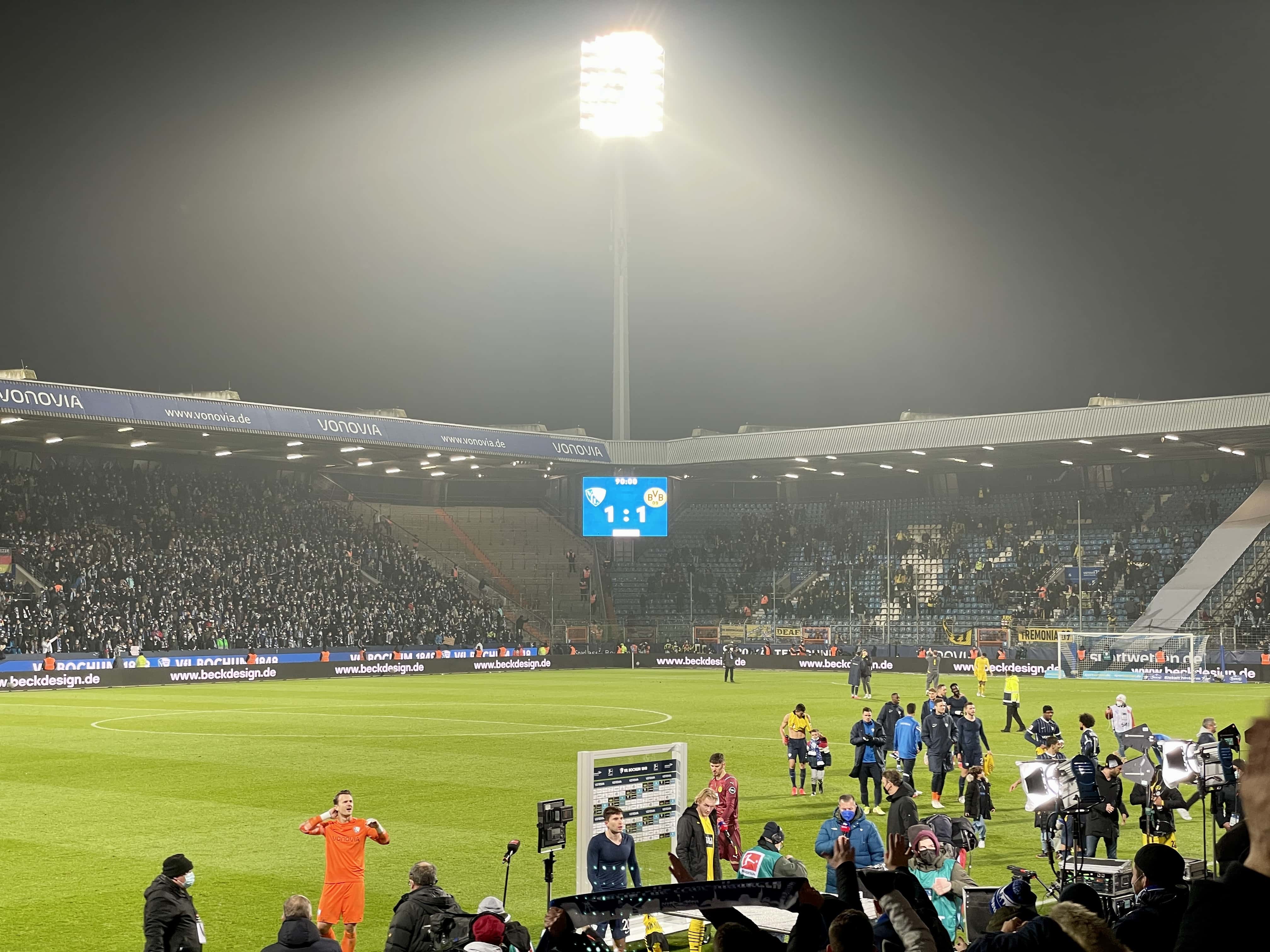 VfL Bochum vs. Borussia Dortmund 1:1 (nach dem Spiel) VfL Bochum vs. Borussia Dortmund 1:1 (Szene nach dem Spiel)