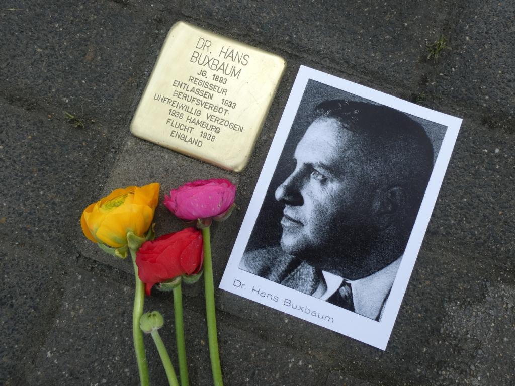 Neuverlegung Stolperstein Dr. Hans Buxbaum (1. März 2022)