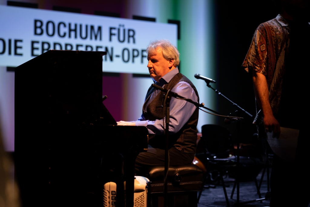 Bochum für die Erdbebenopfer (Schauspielhaus Bochum): musikalische Darbietung