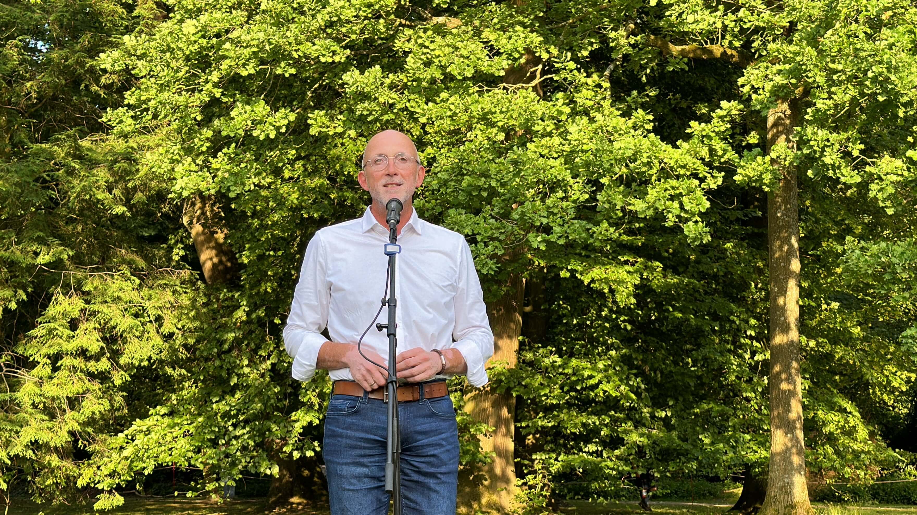 Macbeth im Schlosspark Weitmar: Begrüßung durch Bezirksbürgermeister Marc Gräf (SPD)