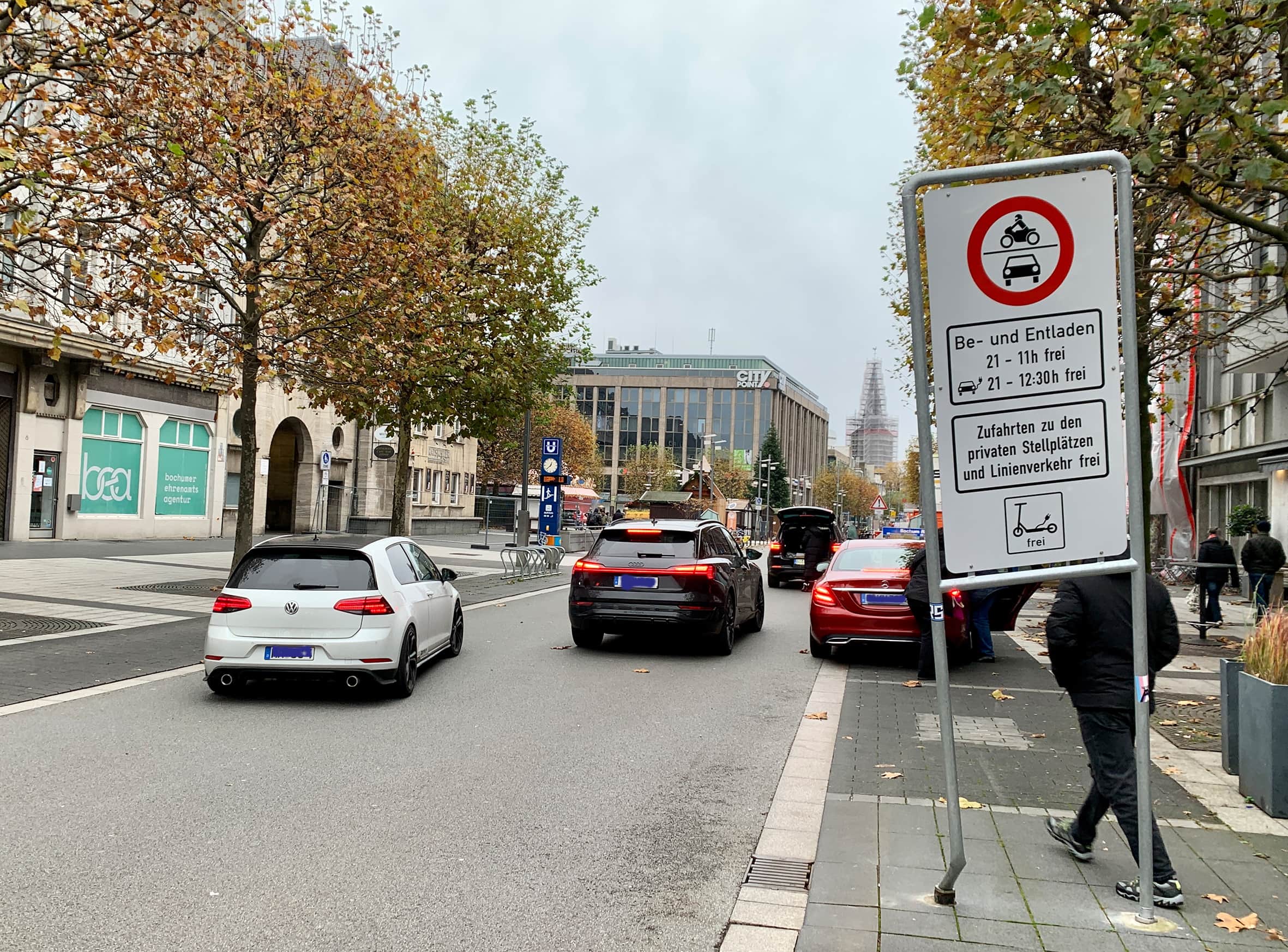 Verkehrszählung des ADFC Bochum am Radkreuz: Einfahrt Willy-Brandt-Platz