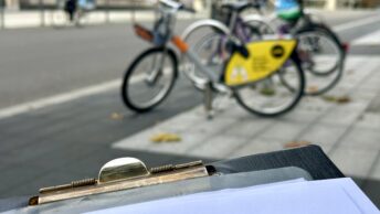 Verkehrszählung des ADFC Bochum am Radkreuz (vor dem Rathaus)