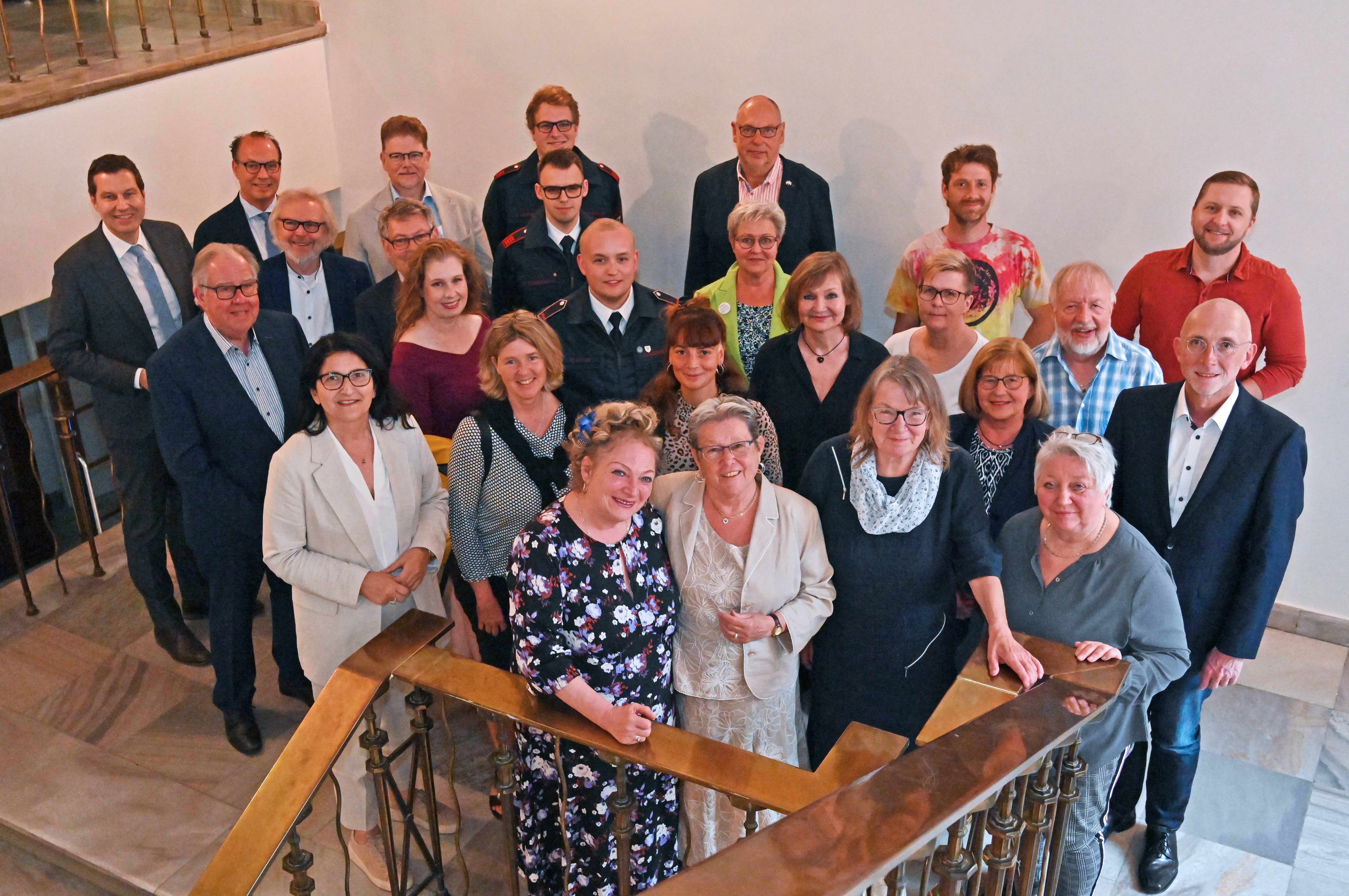 Gruppenbild: Ehrung der Ehrenamtlichen 2024 durch die Stadt Bochum