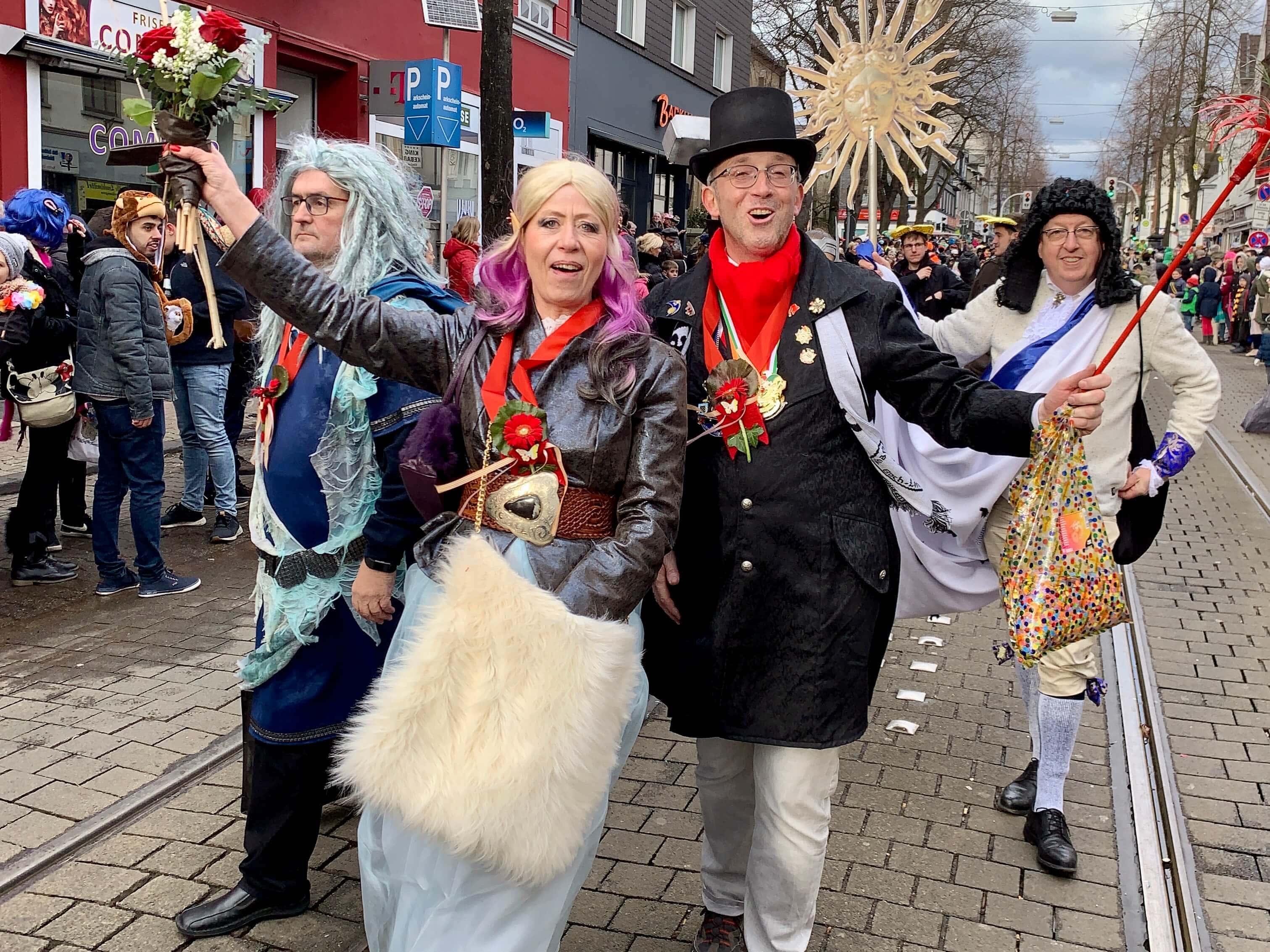 Lindwurm (Rosenmontagsumzug in Bochum-Linden) 2019