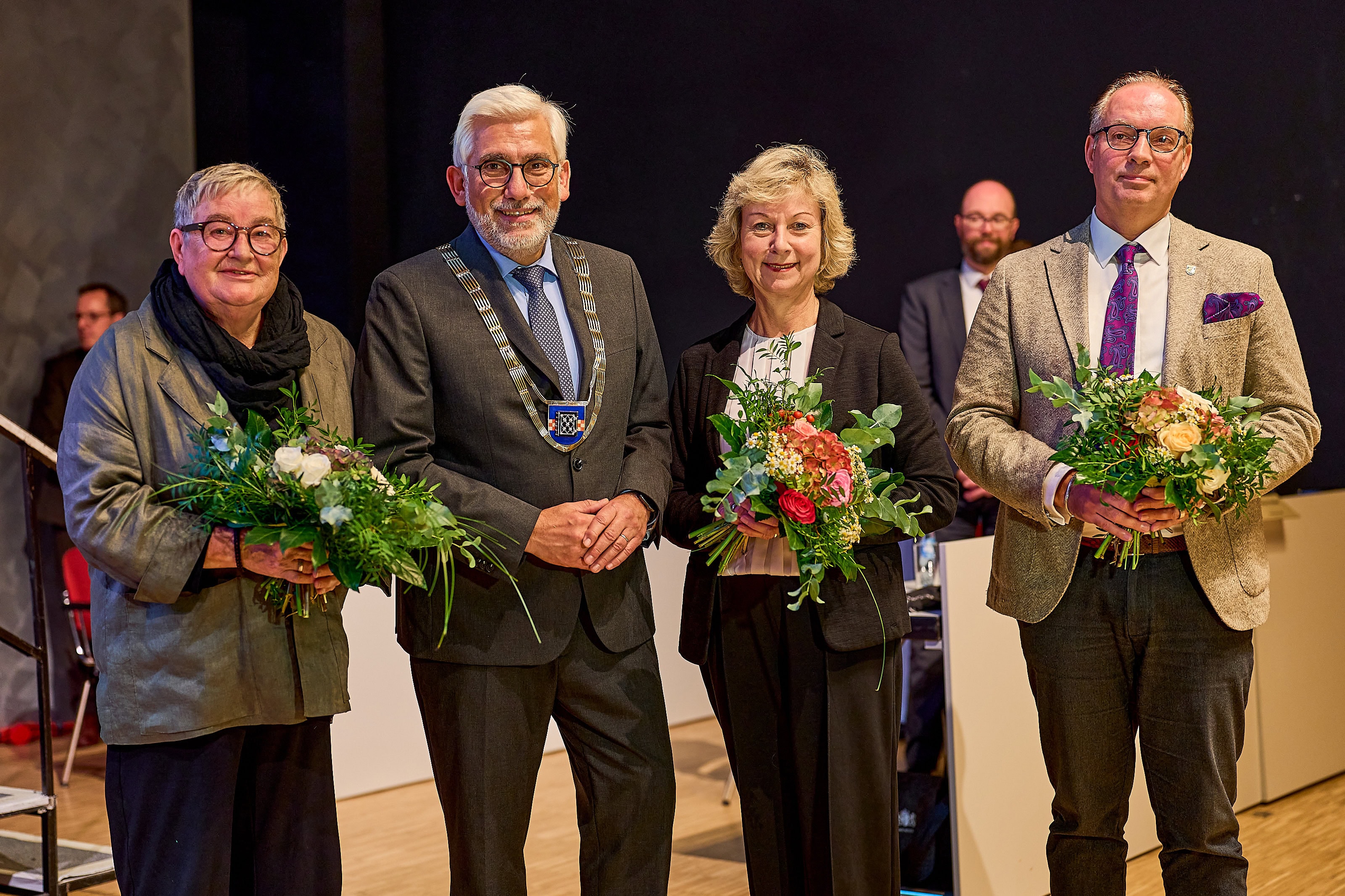 Stadt Bochum: der Oberbürgermeister und die stellvertretenden Bürgermeister*innen: Barbara Jessel, OB Jörg Lukat, Martina Schnell und Dr. Sascha Dewender