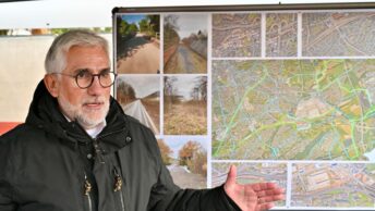 Oberbürgermeister Jörg Lukat bei der Einweihung der Opeltrasse Bochum