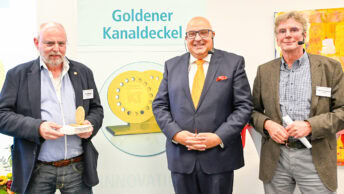 Goldener Kanaldeckel für die Stadt Bochum