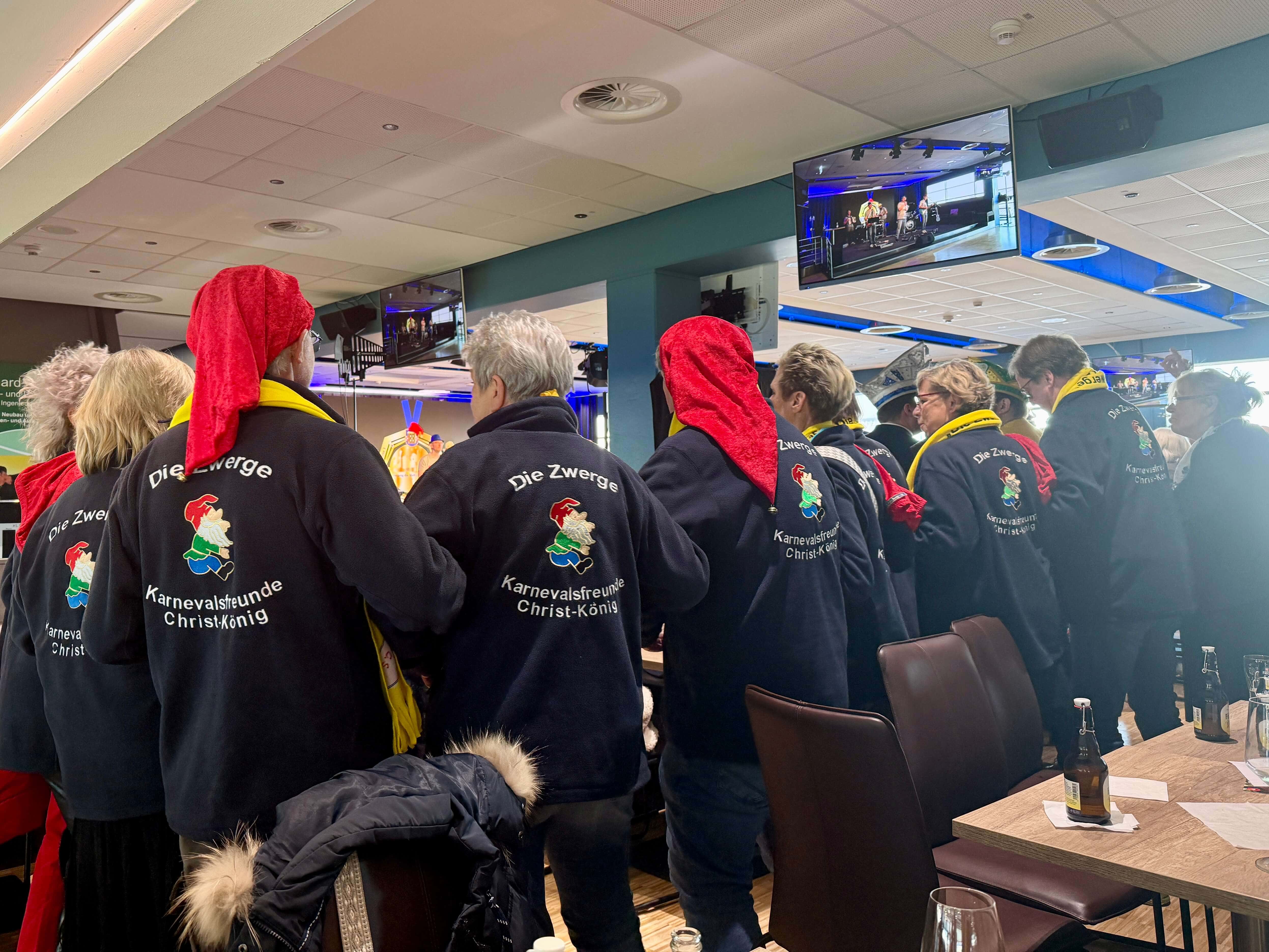 Beim Meet and Greet vom Festausschuss Bochumer Karneval 2026 im Ruhrstadion - hier: die Karnevalsfreunde von Christ-K&ouml;nig (Die Zwerge)