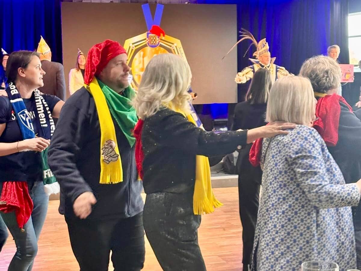 Polonaise beim Meet and Greet vom Festausschuss Bochumer Karneval 2026 im Ruhrstadion