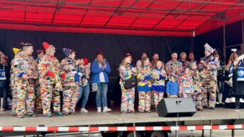 Karneval in Bochum (Biwak 2025): hier mit den Schlappen Lappen, dem Festausschuss Bochumer Karneval und dem Prinzenpaar Pascal I. und Julia I. auf der Bühne