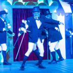 Die dargestellte Dressurreportage, dargeboten von der Boygroup der Zwerge Bochum - bei der 2026&rsquo;er Veranstaltung der Karnevalsfreunde von Christ-K&ouml;nig (Zwerge Bochum)