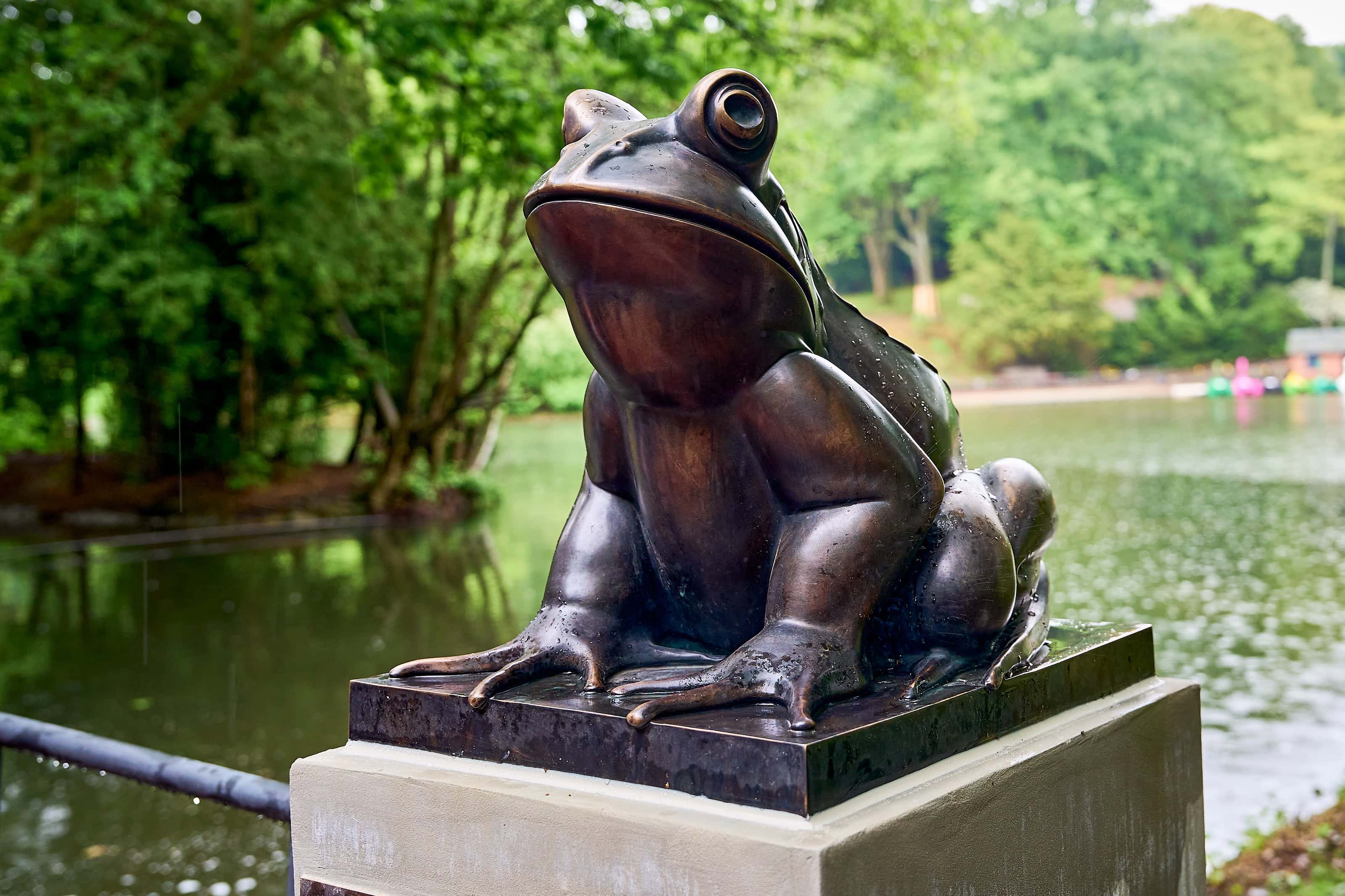 &bdquo;Fridolin&ldquo; auf dem angestammten Platz an der Froschbr&uuml;cke im Stadtpark