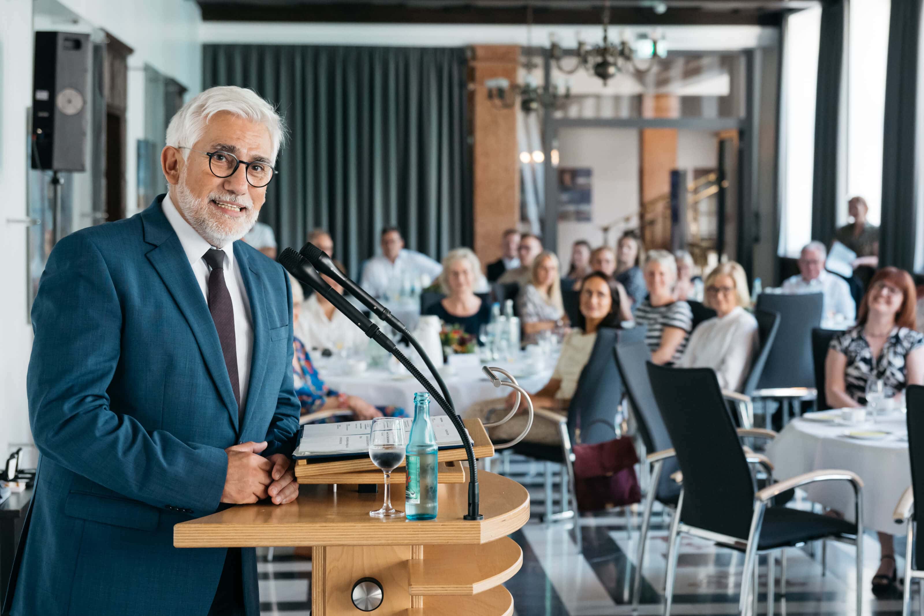 Ehrung zum Ehrenamt 2026 durch Bochums Oberb&uuml;rgermeister J&ouml;rg Lukat (SPD)