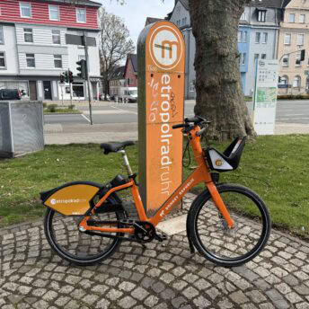 Metropolradruhr-Rad (in Herne am Schloss Strünkede)