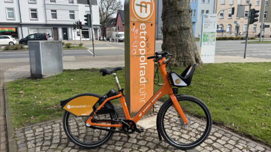 Metropolradruhr-Rad (in Herne am Schloss Strünkede)
